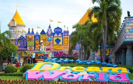 Dream World & Snow Town Theme Park Ticket - Hotel Pickup & Lunch
