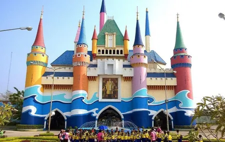 Siam Amazing Amusement Park in Bangkok with Lunch & Hotel Pickup