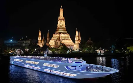 Luxury White Dinner Cruise on the Chao Phraya River
