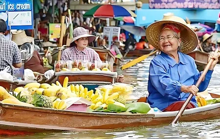 Damnoen Saduak Floating Market and Maeklong Railway Tour Bangkok