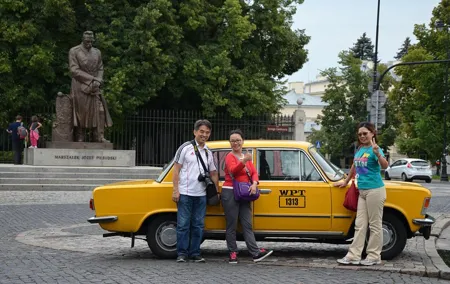 Private Tour: Warsaw City Sightseeing by Retro Fiat