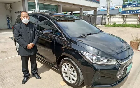 Green Ride: 100% Electric Don Mueang Airport Transfer
