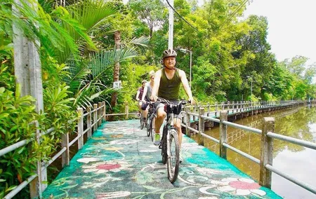 Lost in Bangkok : Green Lung Jungle Bicycle Ride with Lunch