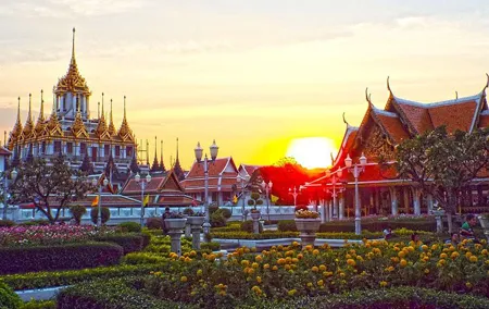 Sunset Selfie Tour with Bangkok Landmark and Dinner at China Town