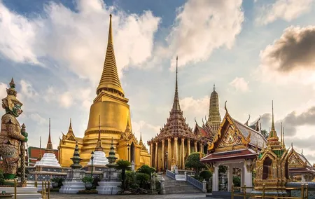 Royal Grand Palace Tour from Bangkok with Wat Phra Kaew