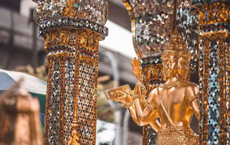 Half-Day Bangkok Shrines Walk & Food Tour