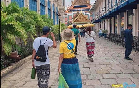 Guided tour in Grand palace & Emerald Buddha by MyProGuide