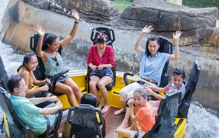 Dream World "Super Visa" Ticket with Hotel Pick Up and Lunch