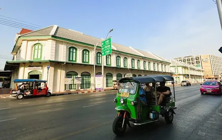 Golden Hour Chinatown Street Food Tour Experience by Tuk Tuk