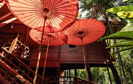 Jim Thompson House Museum Multilingual Tour with Private Transfer