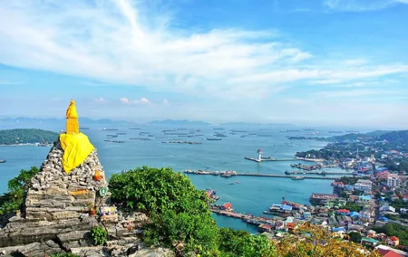 Island Getaway: Koh Si Chang Day Trip with Lunch from Bangkok