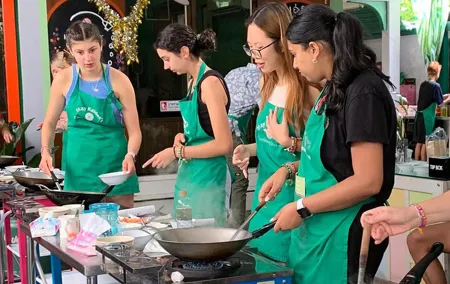 May Kaidee Thai Cooking Full and Express Class in Bangkok