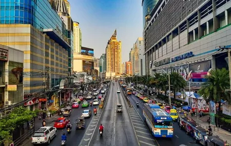 Bangkok 2 Hour Longtail Boat Ride and Canal Tour