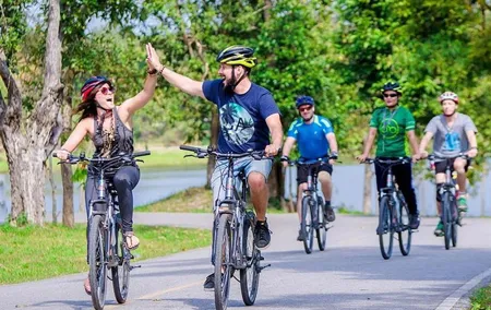 Koh Kret Island by Bike: Mon Heritage & Cultural Discovery