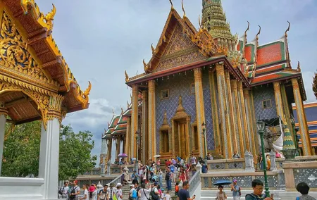 Bangkok's Grand Palace & Top Sights Private Walking Tour