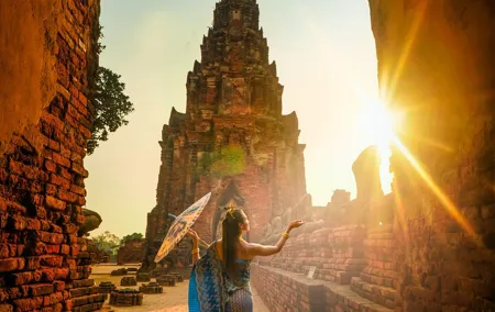 Bangkok Private Car: Ayutthaya Mahathat, Wat Chai & Market (8h)