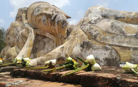 Explore the ancient capital Ayutthaya