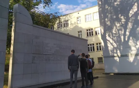 Historical Walking Tour of Jewish Warsaw