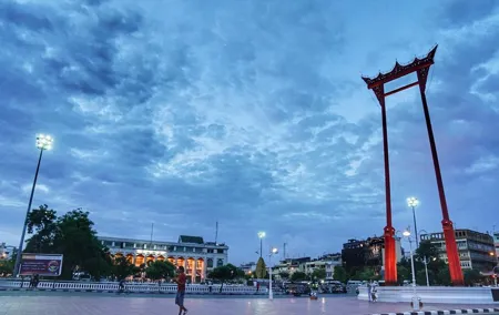 HD-01 Koh Rattanakosin old town cycling with The Giant Swing, and more