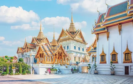 Footsteps of Love: A Romantic Wander through Bangkok’s Heart