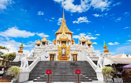 Bangkok Wat Ratchanatdaram Golden Mount and Wat Trai Mit