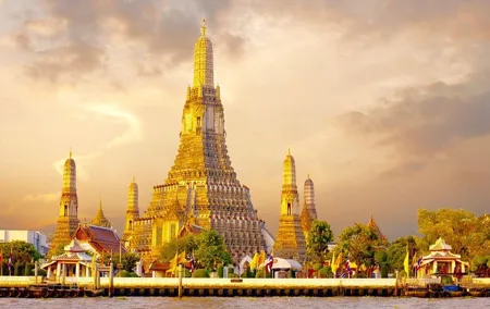 Bangkok Glittering Sunset Tour : Insta-worthy Temple & Attraction