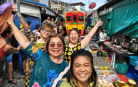 Private Tour to Maeklong Railway Market and Floating Market