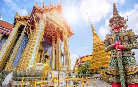 Bangkok Grand Palace Train and Floating Market Tour