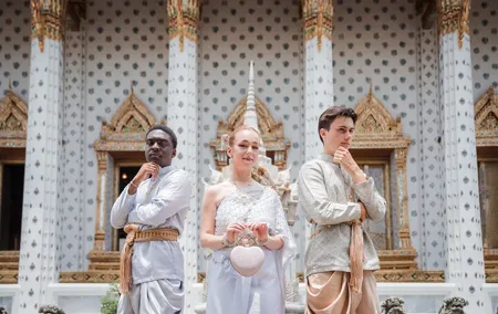Private Photoshoot at Wat Arun with Professional Photographer