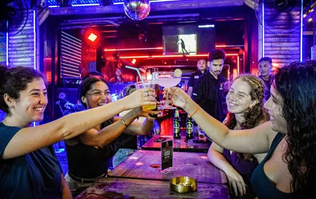 Walking Hidden Gems Bar and Party through Chinatown Tour