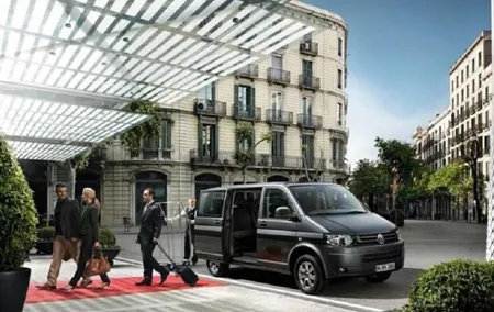 Private Round-Trip Transfer: Warsaw Chopin Airport (WAW)