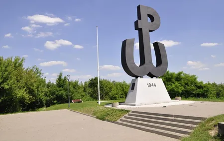 World War II Warsaw Private Tour with Military Cemetery