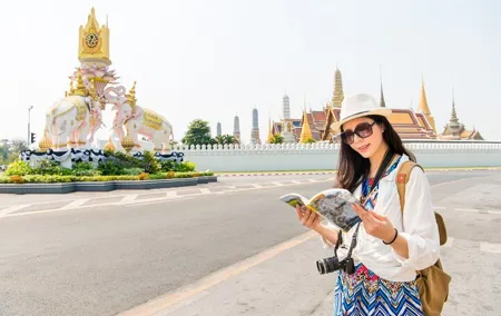 Guided Walking Temple Tour Grand Palace, Wat Pho and Wat Arun