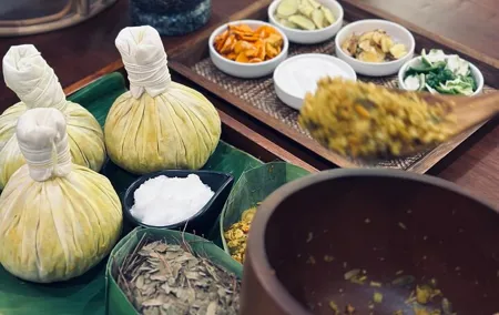Private Herbal Compress Workshop with Massage in Thailand