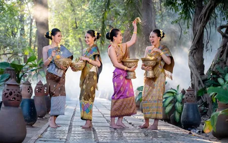 Ayutthaya Walking Tour: Discover Love & Hidden Treasures
