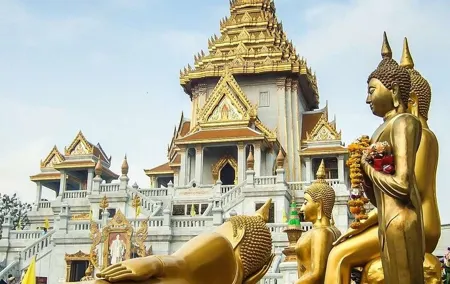 Bangkok City Tour with Wat Traimit, Wat Ben and Gems Gallery