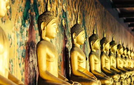 Bangkok Culture Exploration Guided Trip with Classic Cabaret Show