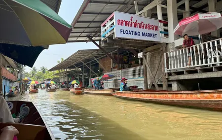 Floating Market and Railway Market Private Tour VIP Transport