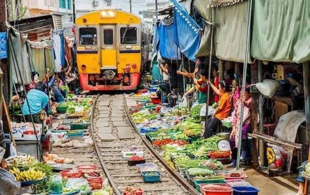 Bangkok Markets, Palaces and Temples Excursion