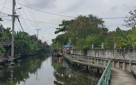 HD-02 Ride around Klong Bangkoknoi riverside communities