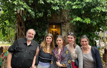 Amphawa and Railway Markets and Firefly Boat Ride Optional Luxury