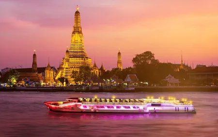 Riverside Bangkok Dinner Cruise with Buffet and City Views