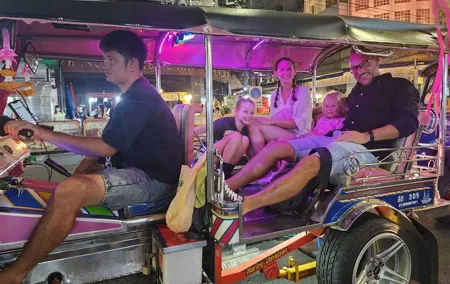 Exclusive Bangkok Night Tuk Tuk Tour with Local Dinner Experience