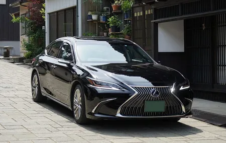 Airport Transfer: Bangkok to Don Mueang Airport DMK by Luxury Car