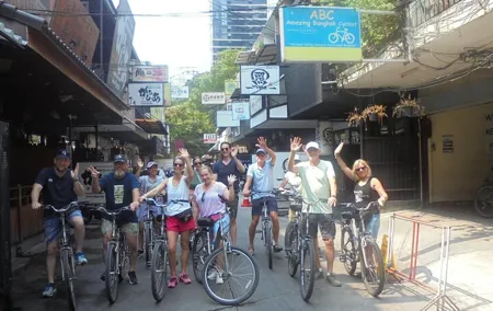 Amazing Bangkok Weekend Bike Tour with Local Floating Market