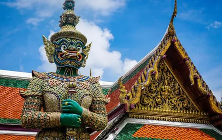 Private Tastes & Temples Along the Chao Phraya