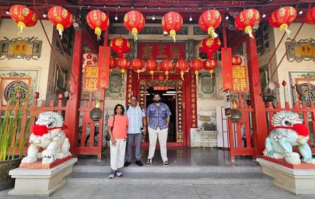 Bangkok’s Amazing Chinatown Tour + Food tour