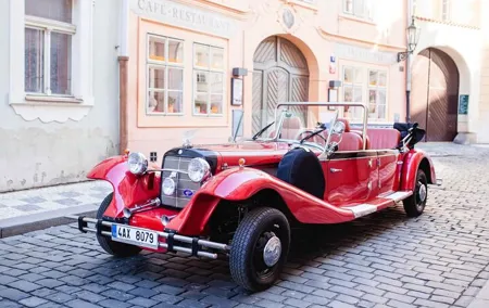 1 hour Prague Sightseeing tour using Vintage Car for 1- 6 persons