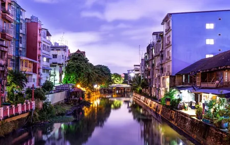 Bangkok Noi Canal: A Self-Guided Audio Tour