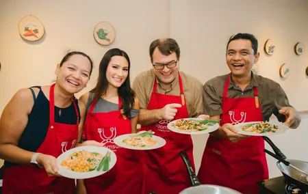 Bangkok Udomsuk Thai Cooking Class with local market tour